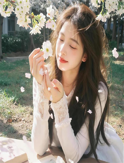 学生在老师毕设中发现8年前的自己_电视剧亦舞之城免费观看_女人的颜色电视剧在线看